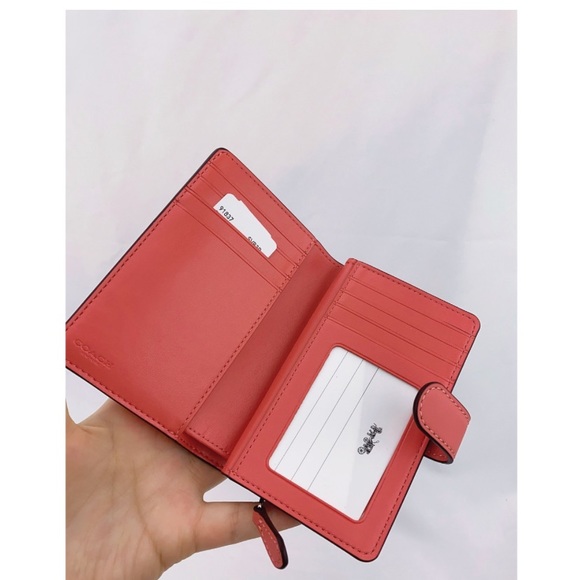 NWT. LAST ONE! Coach Wallet adorable Bunny print! - Picture 5 of 7